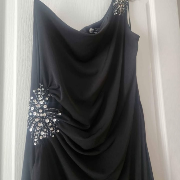 Evening gown size 10 - Picture 3 of 3